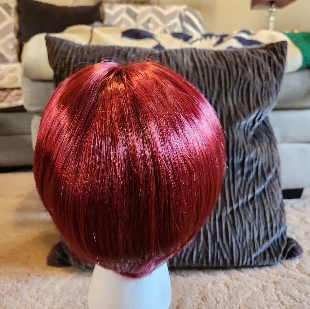 WIG - Picture 3 of 4